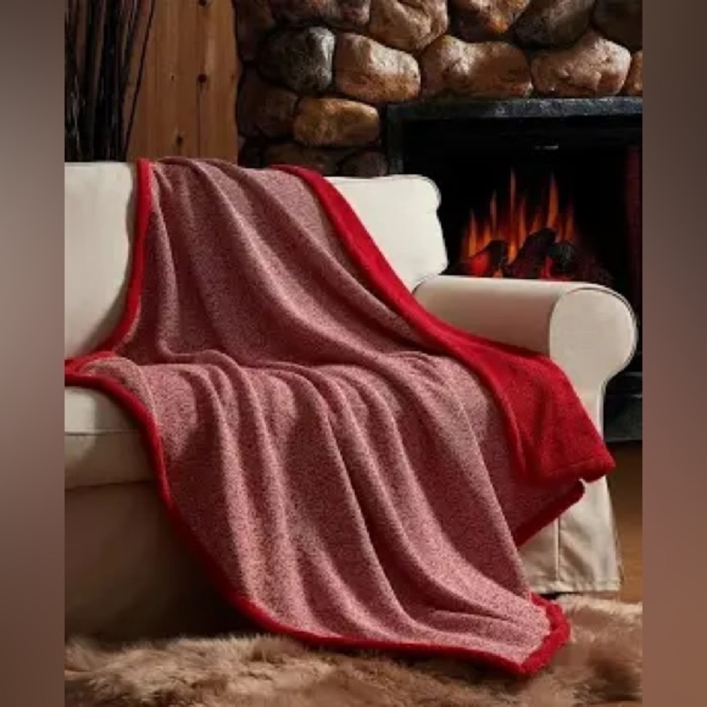 NWT Fireside Heathered Knit Fleece Reverse Throw 50" X 60" Macy's Red